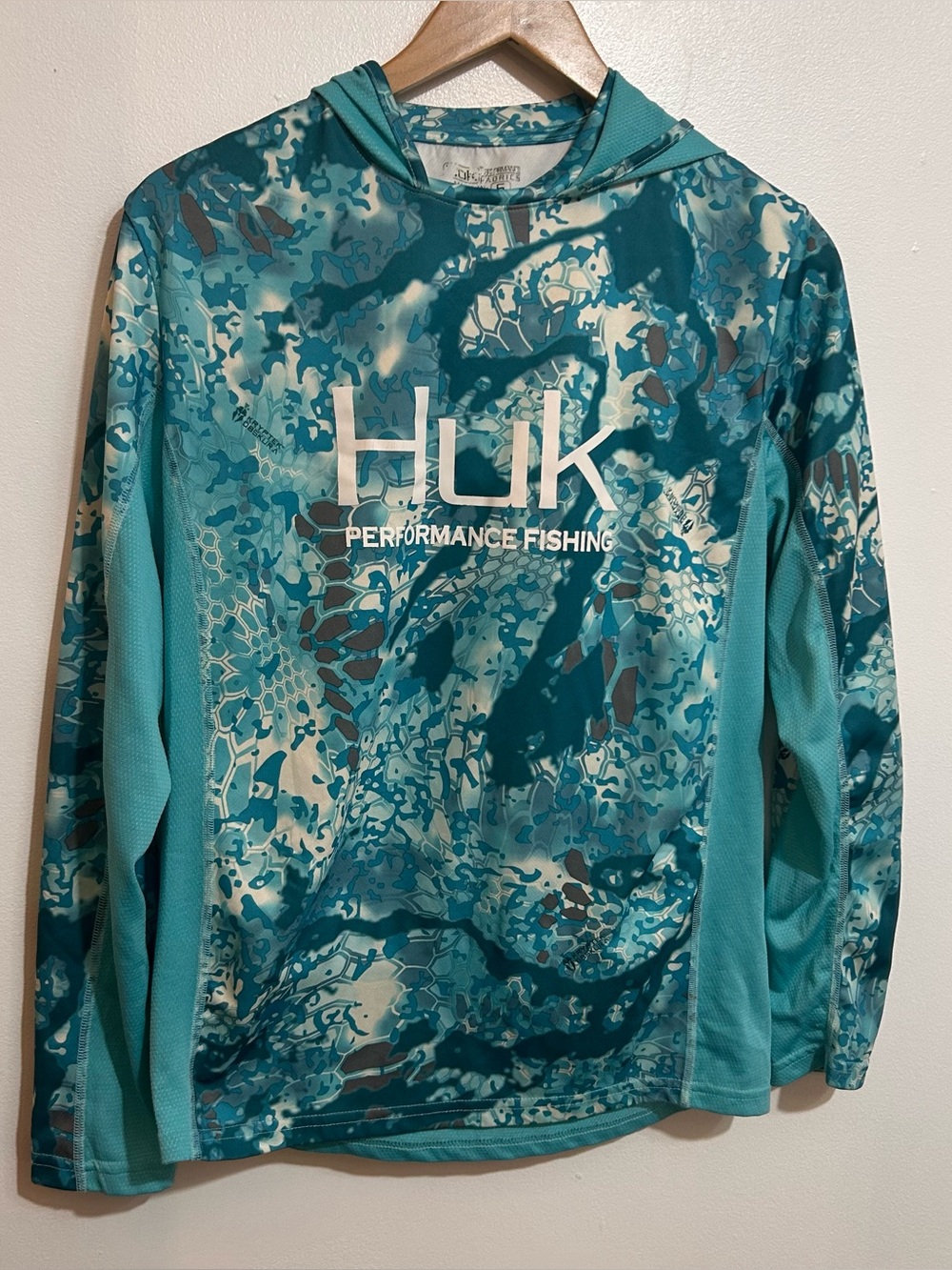 Huk Teal Camo Performance Hooded Shirt